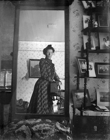 History of Mirror Selfie