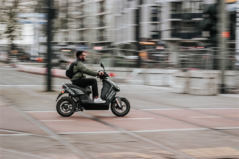 E-Bikes Can Help People Save Money on Commuting Costs