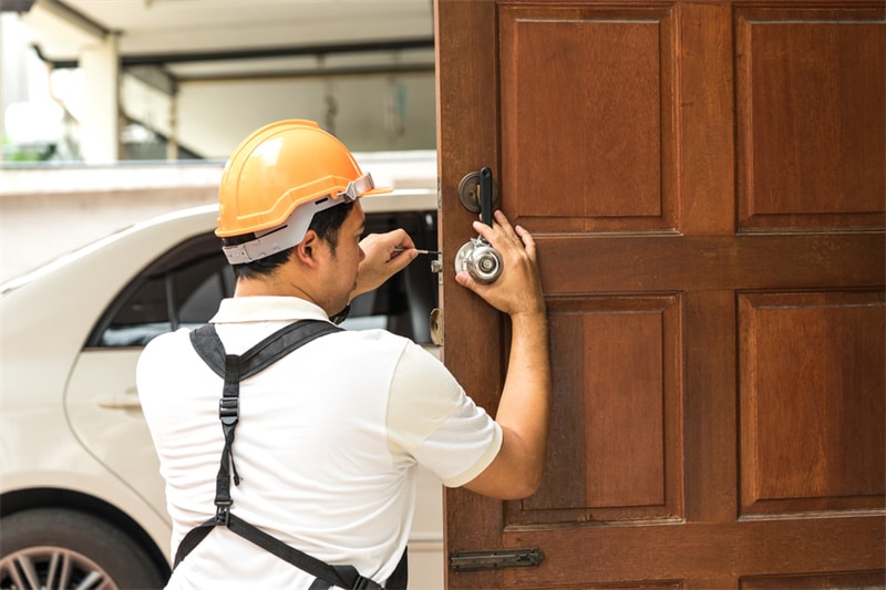 What Benefits Can You Get From Emergency Locksmiths Service