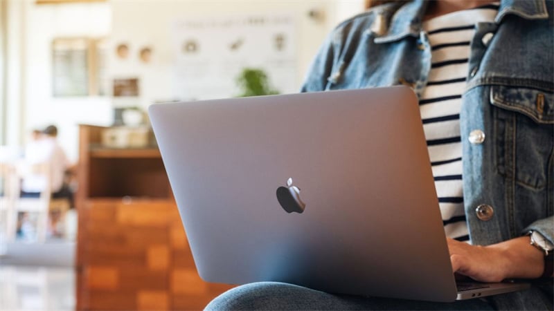 What leads to Chrome draining battery from your MacBook