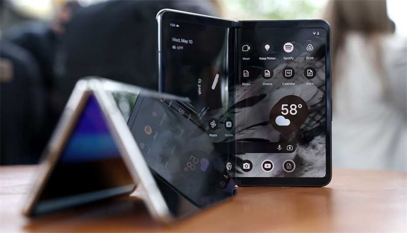 Foldable Touchscreen Phones