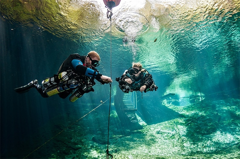 Things to Consider When Deciding on IDC and Tech Diving Courses