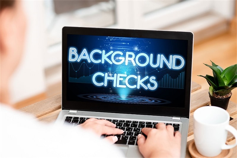 Choosing the Right Background Check Site