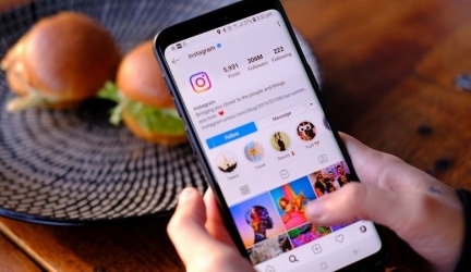 7 Instagram Influencers That Help You Generate Money Easily