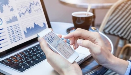 4 Useful Tech Solutions to Effortlessly Manage Your Investments on the Go